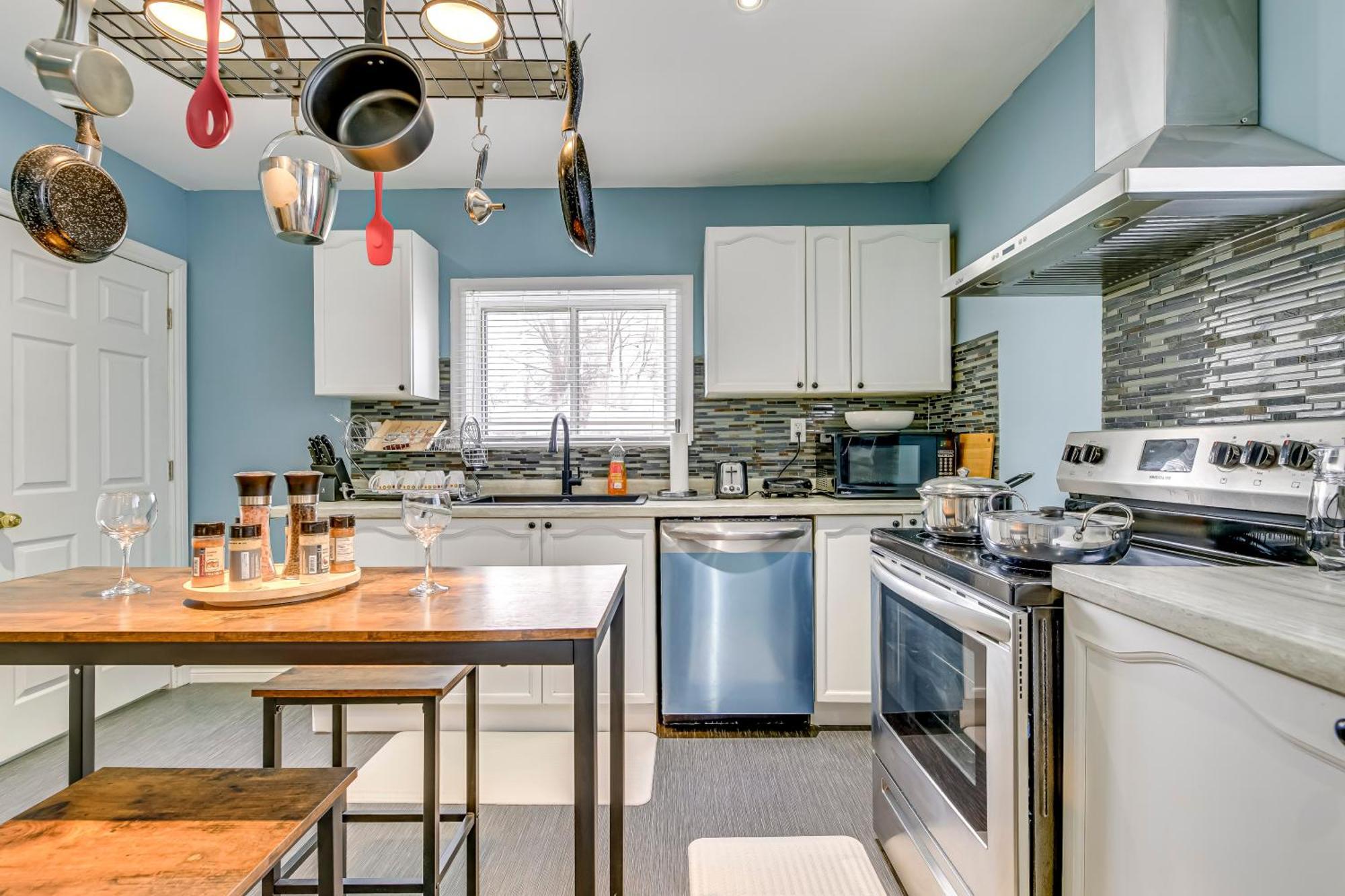 Tranquil Oasis In Lakeview * Mississauga