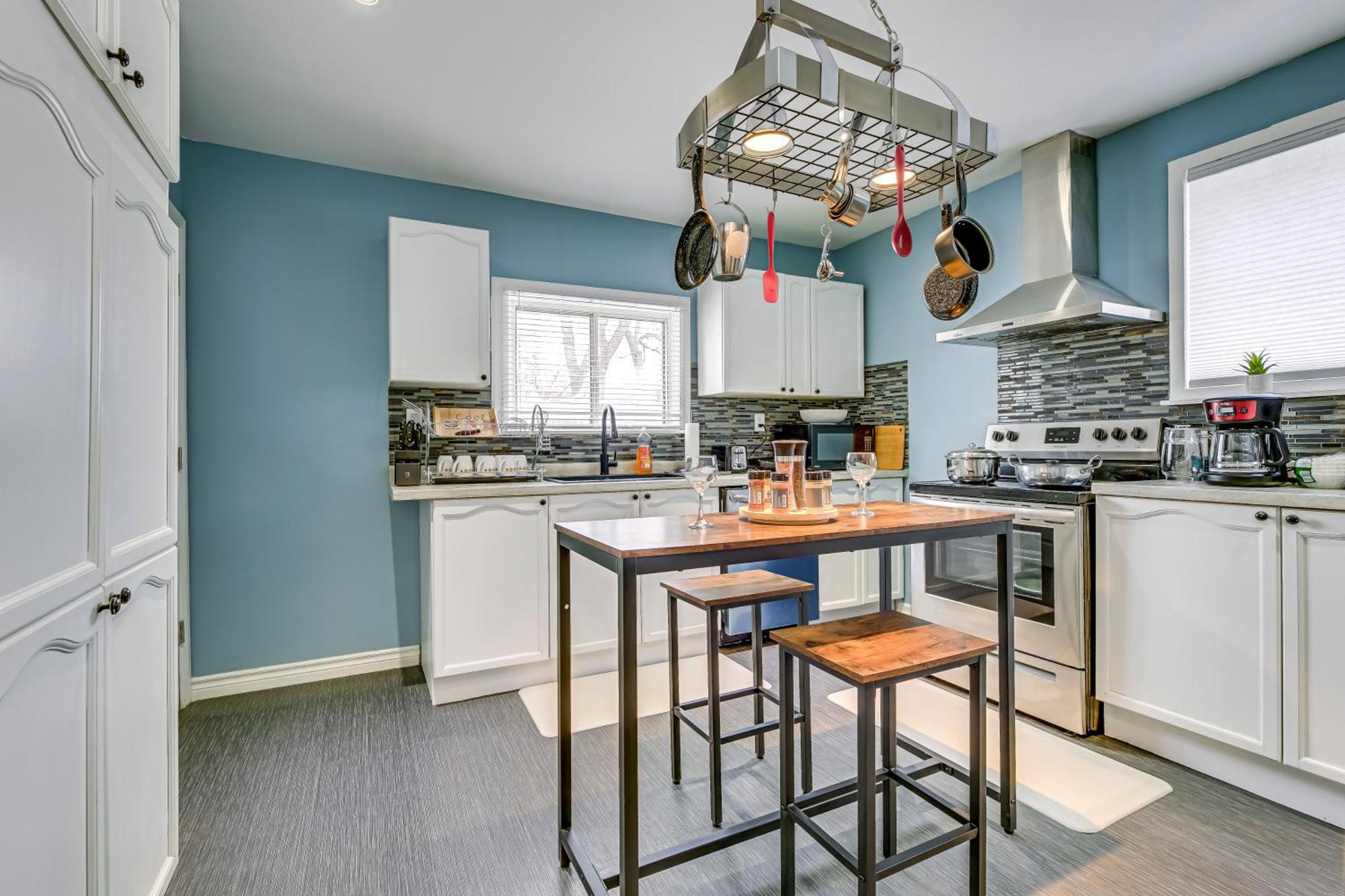 Tranquil Oasis In Lakeview *